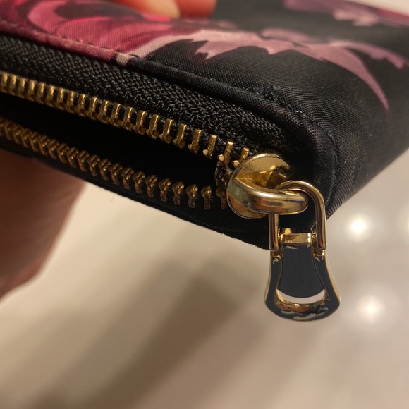 Kate spade zip around wallet with roses - Picture 9 of 12